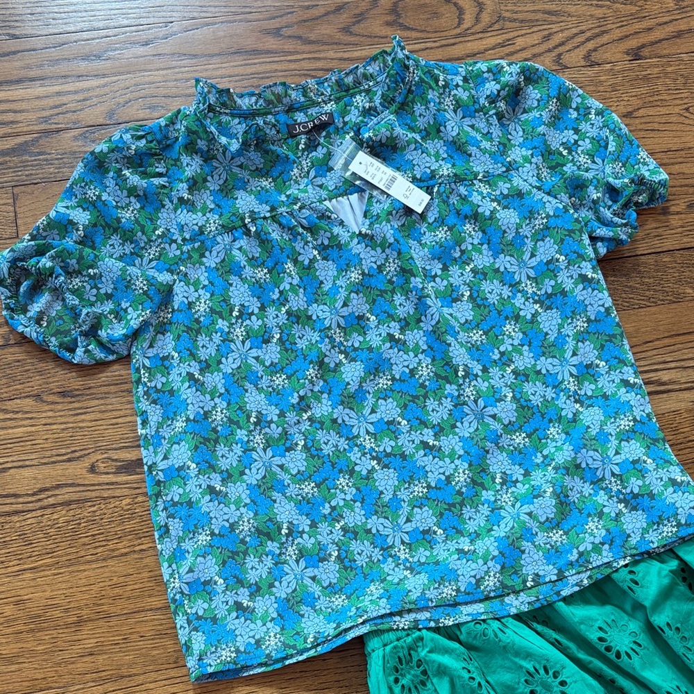 J. Crew NWT Blue and Green Floral short sleeve  Blouse, xS